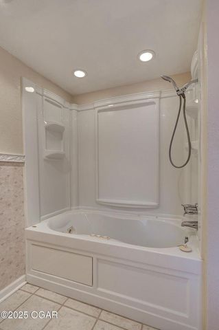 421 E 14th Street, Carthage, MO 64836