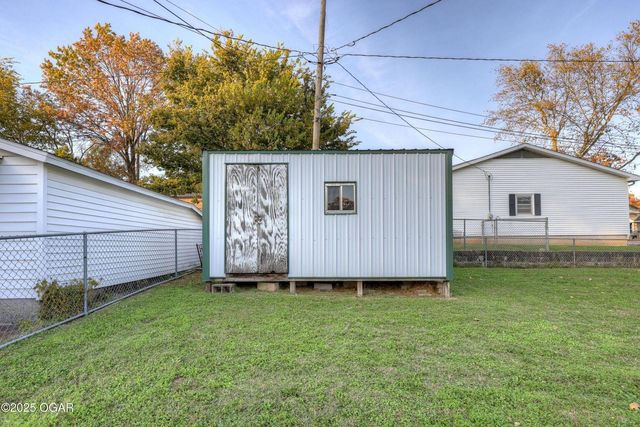 421 E 14th Street, Carthage, MO 64836