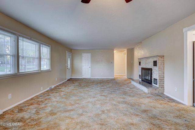 421 E 14th Street, Carthage, MO 64836