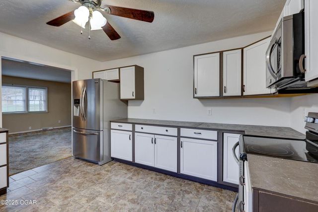 421 E 14th Street, Carthage, MO 64836