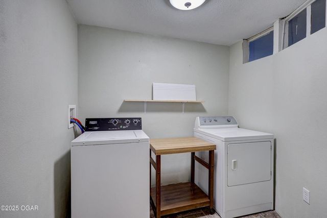 421 E 14th Street, Carthage, MO 64836