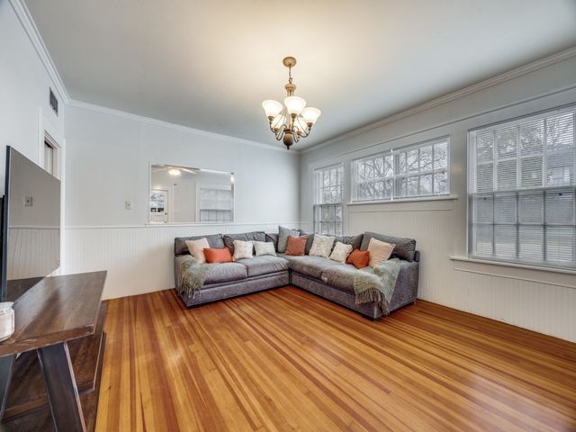 701 Market Street E, Honey Grove, TX 75446