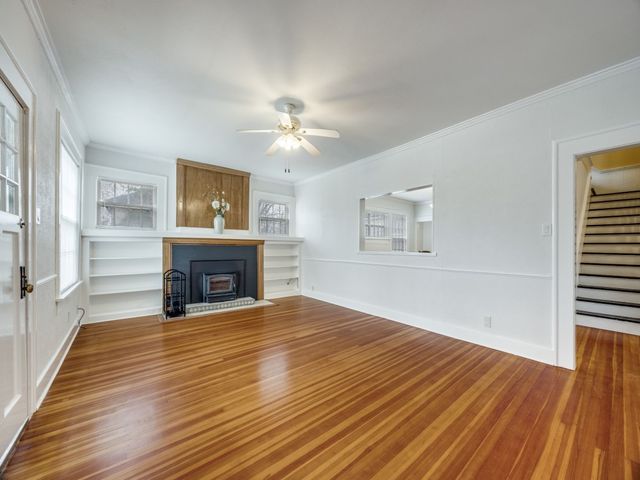 701 Market Street E, Honey Grove, TX 75446