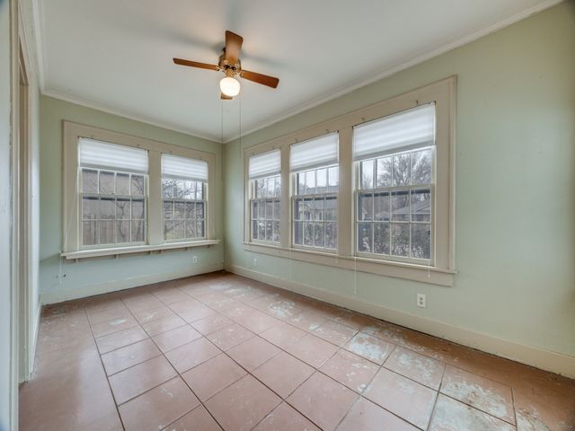 701 Market Street E, Honey Grove, TX 75446