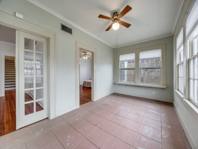 701 Market Street E, Honey Grove, TX 75446