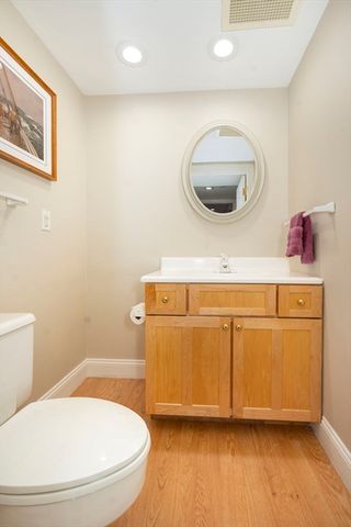 19 Harbourside Rd 19, Quincy, MA 02171