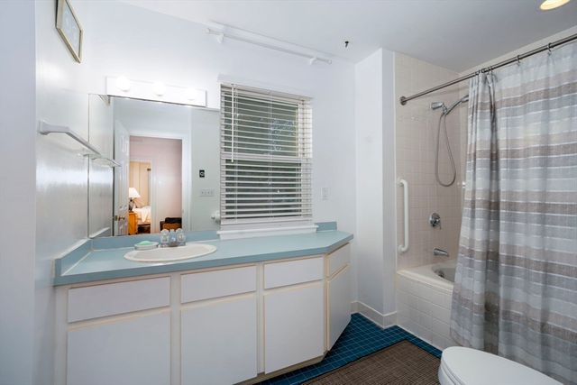 19 Harbourside Rd 19, Quincy, MA 02171