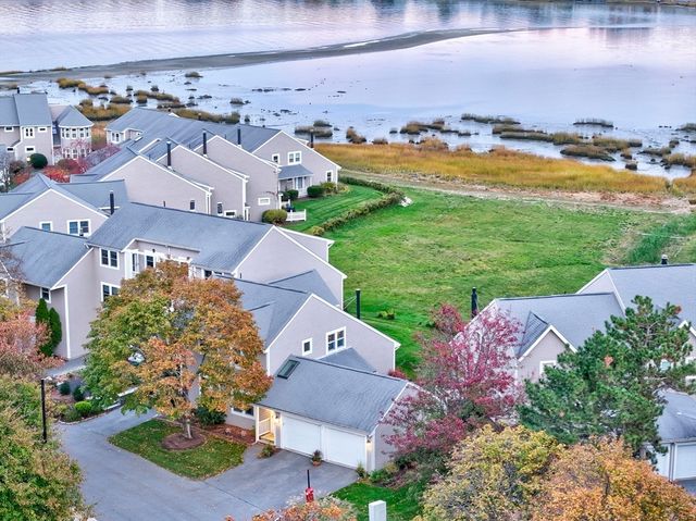 19 Harbourside Rd 19, Quincy, MA 02171