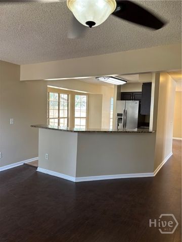 2 Oemler Court E, Savannah, GA 31410