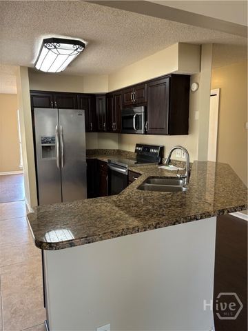 2 Oemler Court E, Savannah, GA 31410