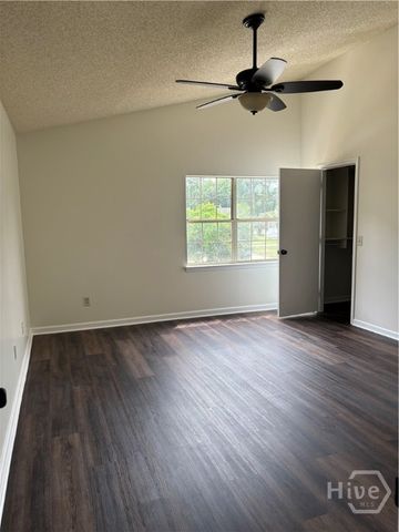 2 Oemler Court E, Savannah, GA 31410