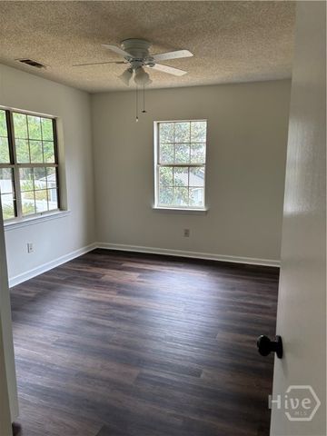 2 Oemler Court E, Savannah, GA 31410