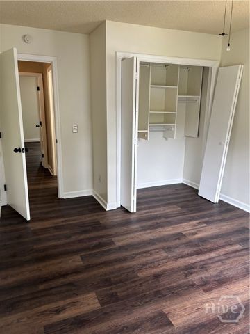 2 Oemler Court E, Savannah, GA 31410
