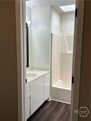 2 Oemler Court E, Savannah, GA 31410