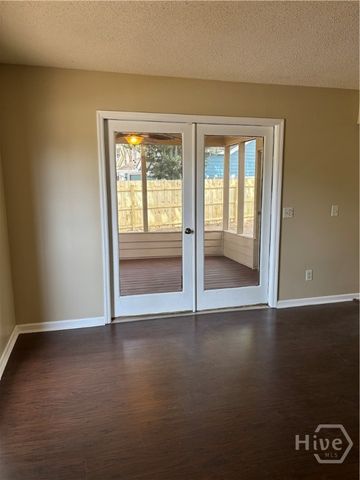 2 Oemler Court E, Savannah, GA 31410