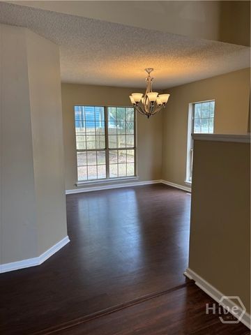 2 Oemler Court E, Savannah, GA 31410