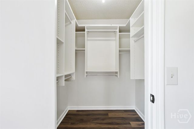 2 Oemler Court E, Savannah, GA 31410