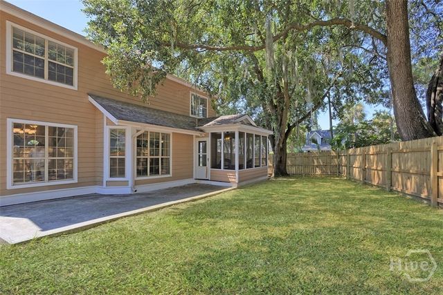 2 Oemler Court E, Savannah, GA 31410