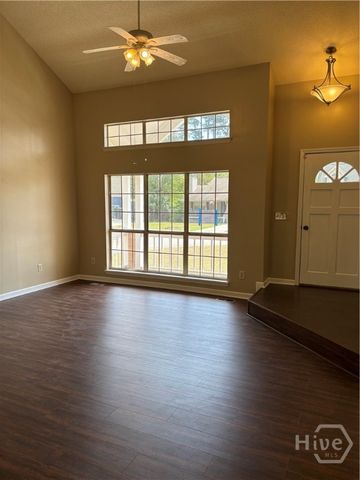 2 Oemler Court E, Savannah, GA 31410