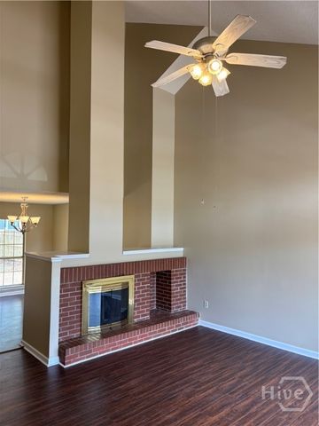 2 Oemler Court E, Savannah, GA 31410