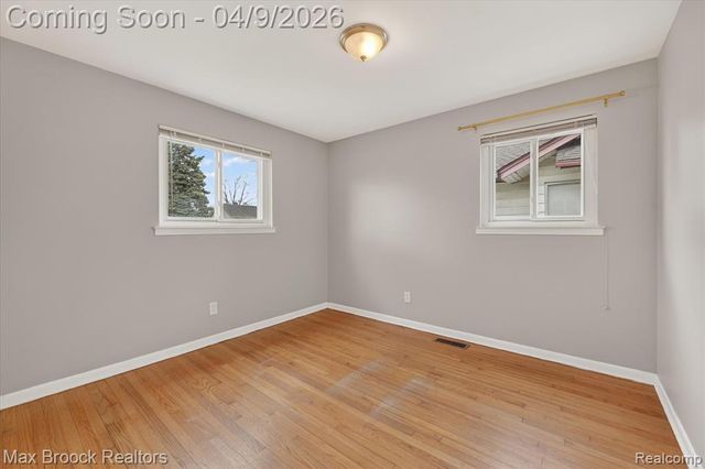 23448 Easterling Avenue, Hazel Park, MI 48030