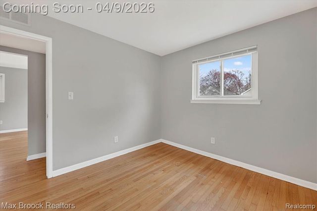 23448 Easterling Avenue, Hazel Park, MI 48030