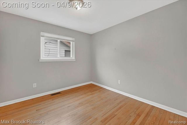 23448 Easterling Avenue, Hazel Park, MI 48030