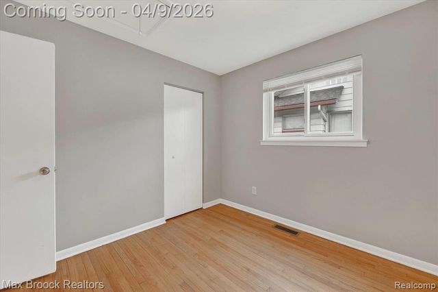 23448 Easterling Avenue, Hazel Park, MI 48030