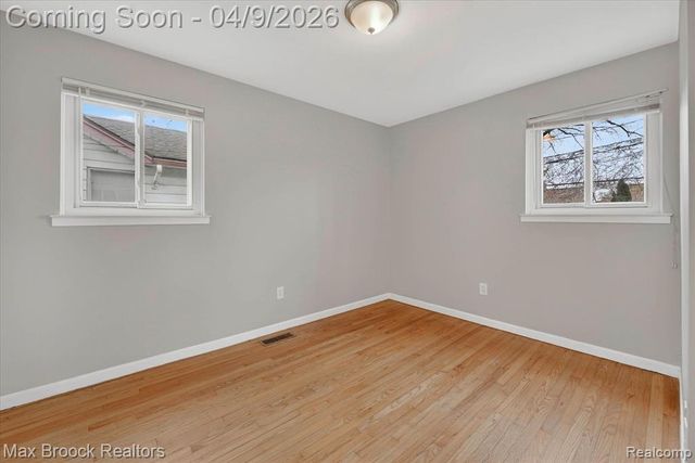 23448 Easterling Avenue, Hazel Park, MI 48030