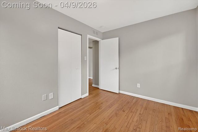 23448 Easterling Avenue, Hazel Park, MI 48030