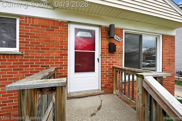 23448 Easterling Avenue, Hazel Park, MI 48030