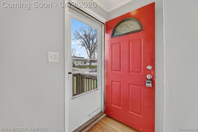 23448 Easterling Avenue, Hazel Park, MI 48030