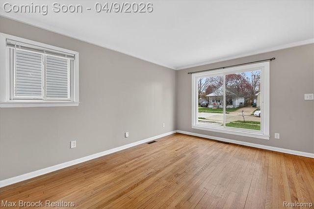 23448 Easterling Avenue, Hazel Park, MI 48030