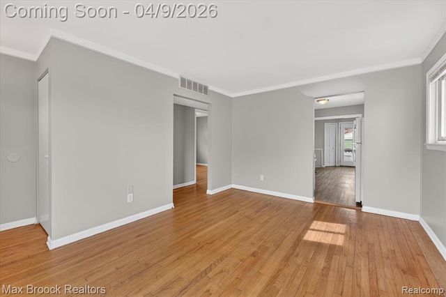 23448 Easterling Avenue, Hazel Park, MI 48030