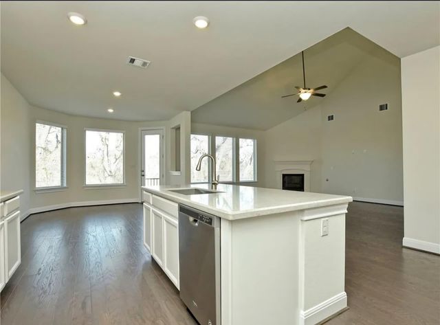 2401 Centennial LOOP, Round Rock, TX 78665