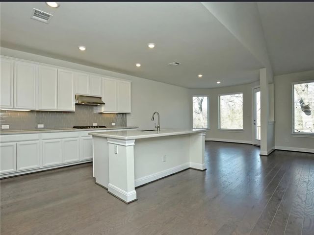 2401 Centennial LOOP, Round Rock, TX 78665
