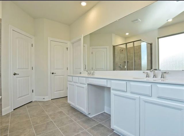 2401 Centennial LOOP, Round Rock, TX 78665