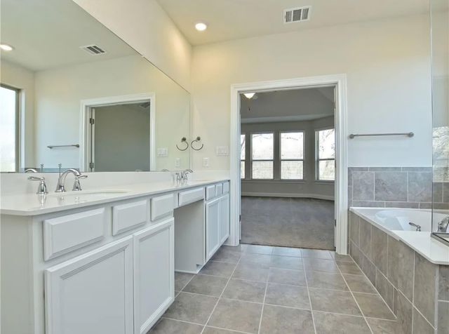 2401 Centennial LOOP, Round Rock, TX 78665