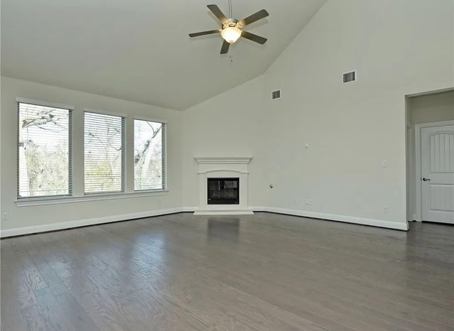 2401 Centennial LOOP, Round Rock, TX 78665