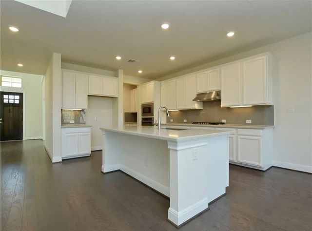 2401 Centennial LOOP, Round Rock, TX 78665