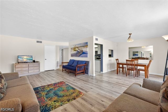 4728 Orange Grove BLVD 4, North Fort Myers, FL 33903