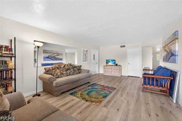 4728 Orange Grove BLVD 4, North Fort Myers, FL 33903