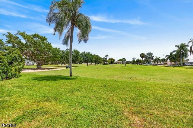 4728 Orange Grove BLVD 4, North Fort Myers, FL 33903