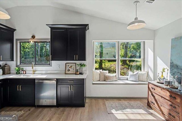 5985 Bayside Drive NW, Acworth, GA 30101
