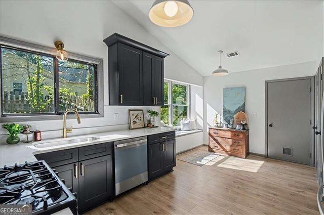 5985 Bayside Drive NW, Acworth, GA 30101