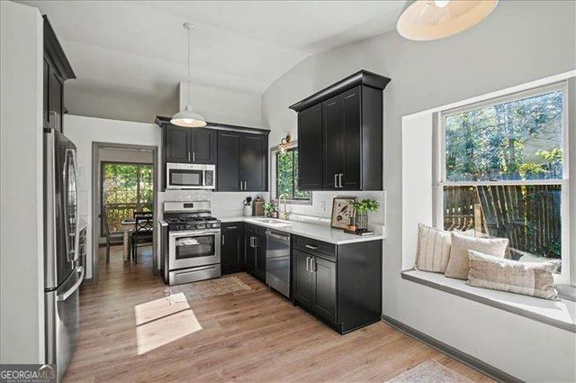 5985 Bayside Drive NW, Acworth, GA 30101