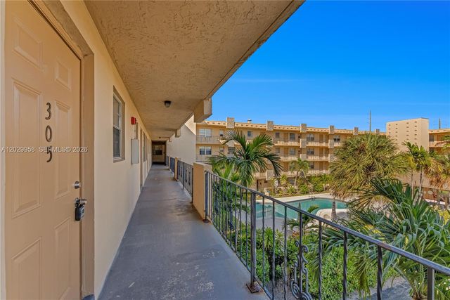 2145 Pierce Street 305, Hollywood, FL 33020