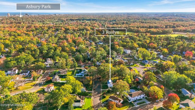 3 Roslyn Drive, Oakhurst, NJ 07755