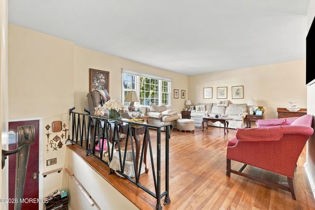 3 Roslyn Drive, Oakhurst, NJ 07755
