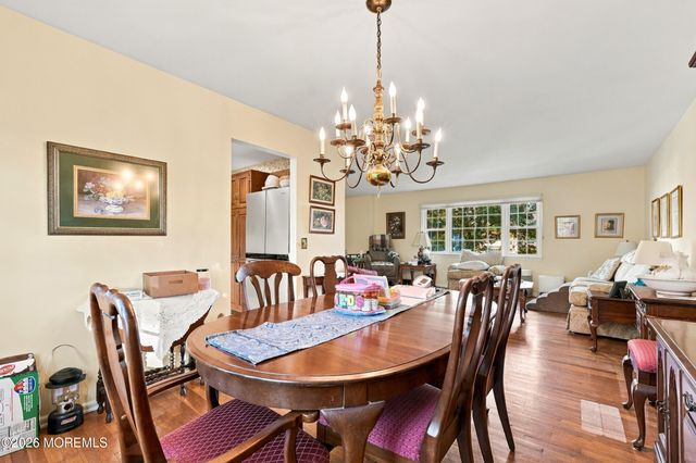 3 Roslyn Drive, Oakhurst, NJ 07755